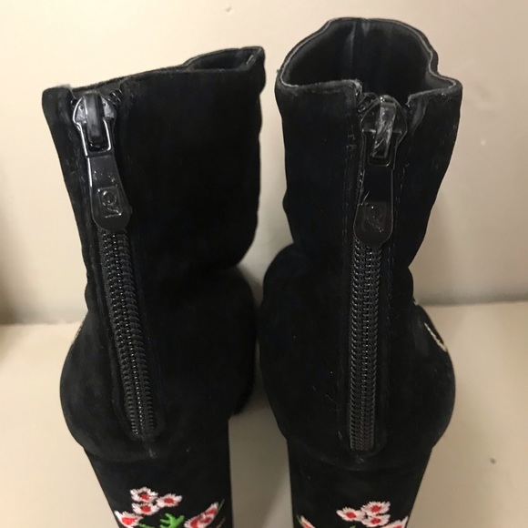 BooHoo Platform Velvet Dragon Embroidered Booties - Picture 10 of 15